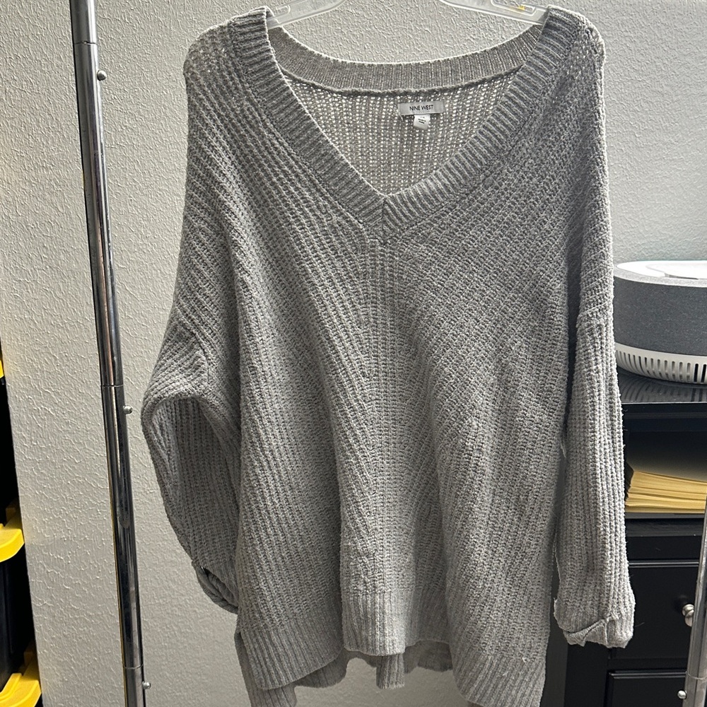 Nine West Light Gray V-Neck Sweater